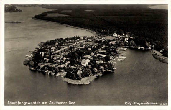 Ak Berlin Köpenick Schmöckwitz Rauchfangswerder, luchtfoto, Rauchfangswerder, Zeuthener See, s