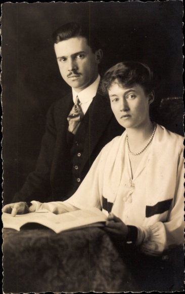 Foto Ak Großherzogin Charlotte von Luxemburg mit Prinz Felix von Bourbon-Parma, Portrait