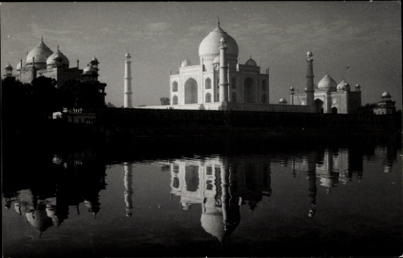 Ak Agra Indien, Taj Mahal, Reflexion im Wasser, Schwarz-Weiß-Foto