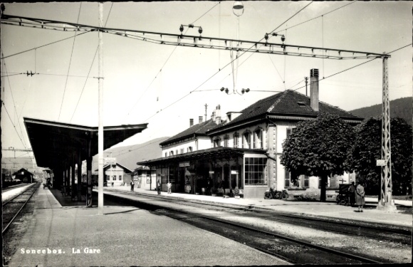 Ansichtkaart Sonceboz Kanton Bern, La Gare, treinstation, spoorzijde