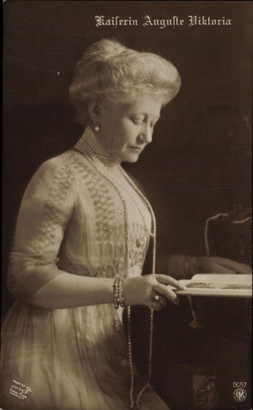 Postcard Empress Auguste Viktoria, portrait, pearl necklace