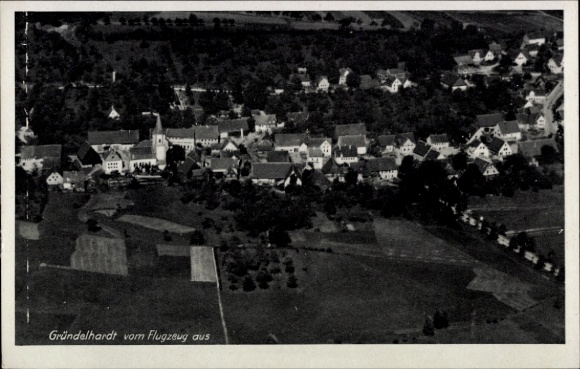 Postcard Gründelhardt Frankenhardt in Württemberg, aerial view of residential buildings, church, rural surroundings