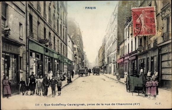 Postcard Paris XI, Rue Godefroy Cavaignat, Taking rue de Charonne