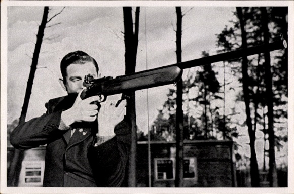 Collector's picture of the 1936 Olympics, sports shooter Erich Hotoph from Hamburg