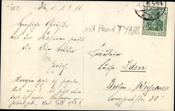 Postcard Oberleutnant Immelmann with dog Tyras, portrait