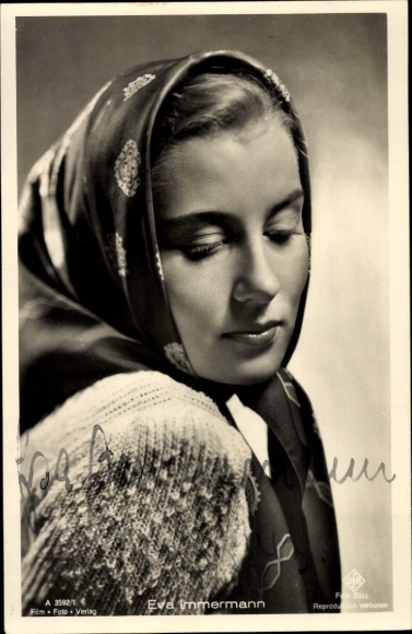 Ak Schauspielerin Eva Immermann, Portrait, Kopftuch, Autogramm