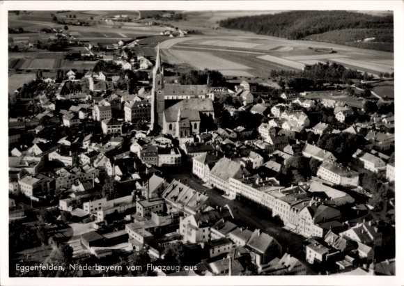 Ak Eggenfelden in Niederbayern, Fliegeraufnahme vom Ort