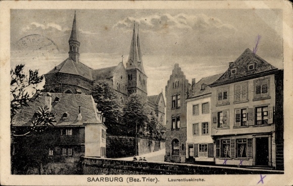 Ak Saarburg an der Saar Bezirk Trier, Laurentiuskirche, alte Gebäude,  Stadtansicht, Schwarz-Weiß