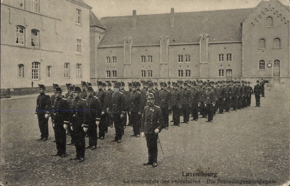 KP Luxembourg, kompania ochotnicza, żołnierze w mundurach