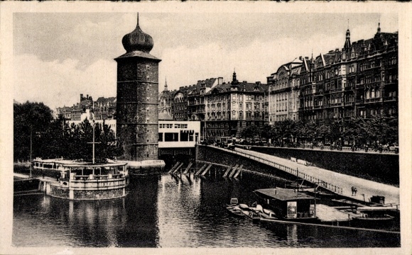Ak Praha Prag Tschechien, Wasserturm, Boote, Uferpromenade,  Gebäude