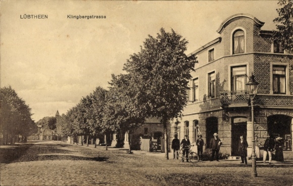 Postcard Lübtheen in Mecklenburg, Klingbergstraße, architecture, trees, street view