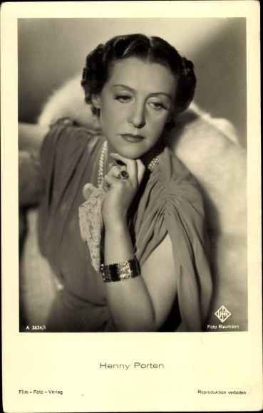 Postcard actress Henny Porten, portrait