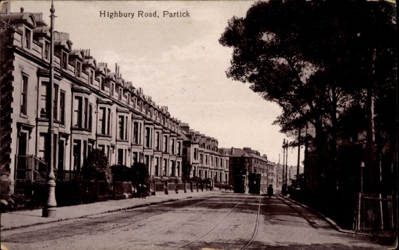 KP Partick Glasgow Szkocja, Highbury Road, częściowy widok domów, cicha ulica, czarno-biały