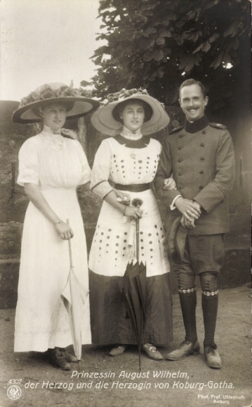 Ak Herzog Carl Eduard von Sachsen-Coburg-Gotha, Maria Adelheid, Alexandra Viktoria