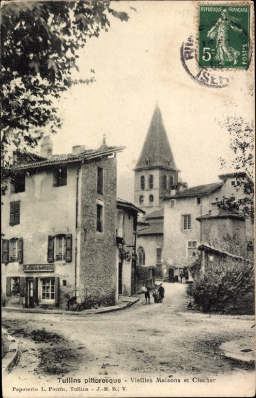 Ak Tullins Isère, Tullins pittoresque, alte Häuser, Glockenturm