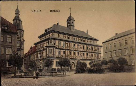 Ak Vacha in de Rhön Thüringen, stadhuis, fontein