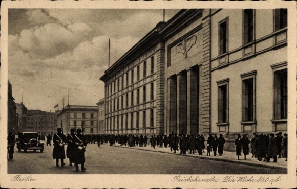 Postcard Berlin Mitte, Reich Chancellery, Guard relieves, Voßstraße, SS