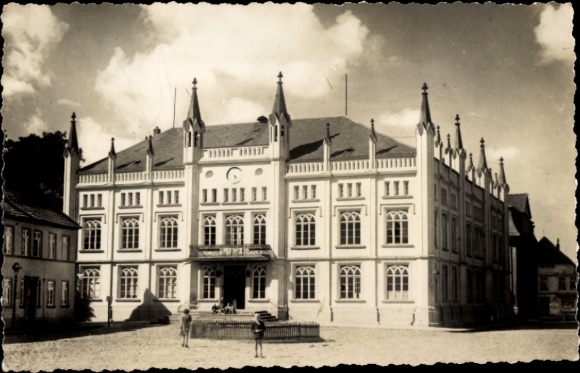 Postcard Bützow in Mecklenburg, Town Hall on the Market