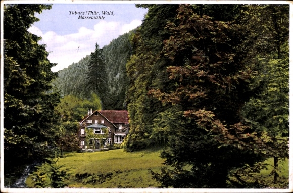 Ak Tabarz im Thüringer Wald, Blick auf das Gebäude Massemühle, umgeben von Bergen und Bäumen