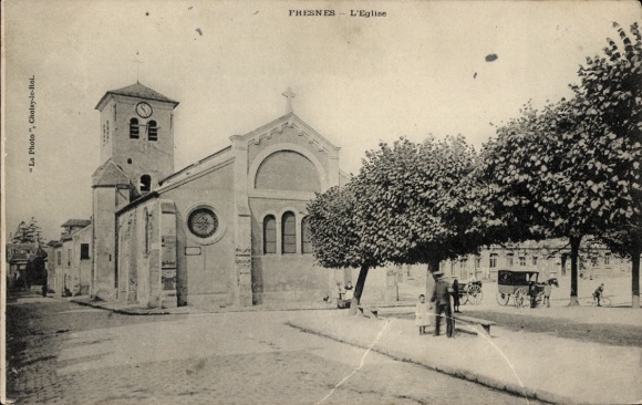 Ak Fresnes Val de Marne, Eglise von  historische Architektur, Bäume, Straße