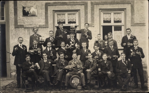 Photo Postcard Fritzlar in Hesse, group shot of young men, muster