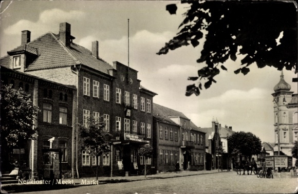 Postcard Neukloster in Mecklenburg, market