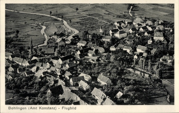 Ak Bohlingen Singen Hohentwiel Baden Württemberg, Luftaufnahme von  Amt Konstanz, Gebäude, Landsc
