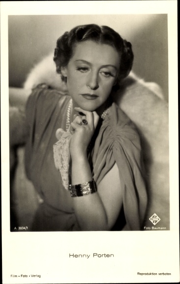 Postcard actress Henny Porten, portrait