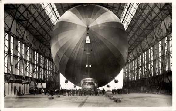 PC Friedrichshafen on Lake Constance, airship LZ 127 Graf Zeppelin, brought into the airship hall