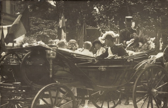 Photo Postcard King Albert of Belgium, carriage