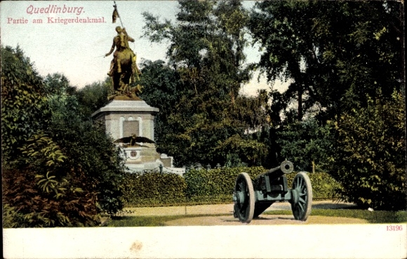 Quedlinburg in het Harzgebergte, oorlogsmonument, standbeeld, kanon, parklandschap