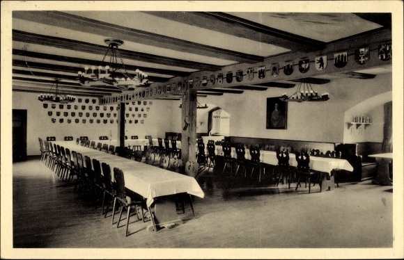 Ak Bad Belzig in Brandenburg, Rijksschool van TN Belzig, eetkamer, portret van Adolf Hitler