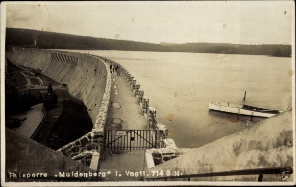 Photo Postcard Muldenberg Grünbach in Vogtland Saxony, view over the dam, dam