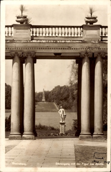 Ak Rheinsberg in der Mark, Säulengang, Figur des Apollo, Parklandschaft, Rheinsberg
