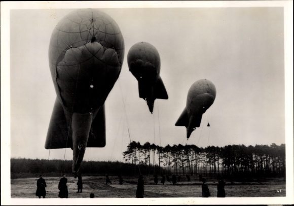 Photo Heinrich Hoffmann, German Luftwaffe barrage balloons, soldiers, February 1939