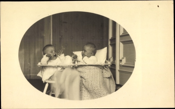Photo Postcard Princesses Maria Antonia and Maria Adelgunde of Hohenzollern Sigmaringen