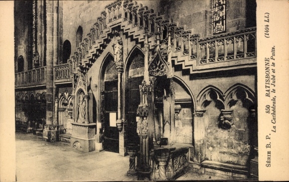 Ak Regensburg an der Donau Oberpfalz, Kathedrale St. Peter, Lettner und Brunnen