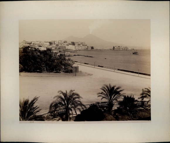 Photo circa 1880, Napoli Naples Campania, Veduta del Grand Hotel, Mount Vesuvius, view across the bay