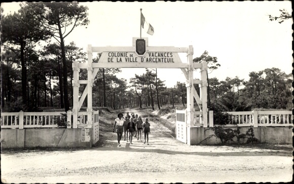 Postcard St Hilaire de Riez Vendee, Colonie de Vacances de la Ville d'Argenteuil, main entrance