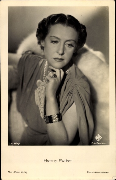 Postcard actress Henny Porten, portrait
