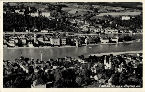 Ak Passau in Niederbayern, Totalansicht vom Ort, Fliegeraufnahme