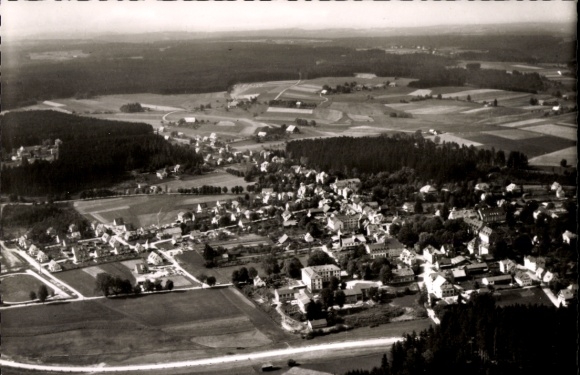 Ak Königsfeld im Schwarzwald Baden, Luftaufnahme von Königsfeld, Heilklimatischer Kurort, Schwarz