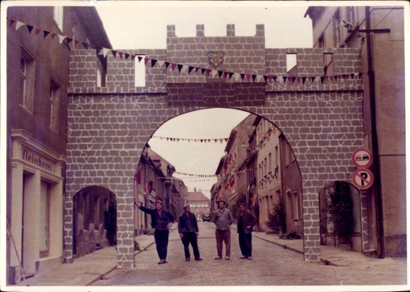 Foto Bischofswerda in Sachsen, Tor, Straße, Männer