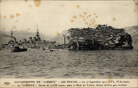 CPA Catastrophe du Cuirassé Liberte, 25 September 1911, les Epaves