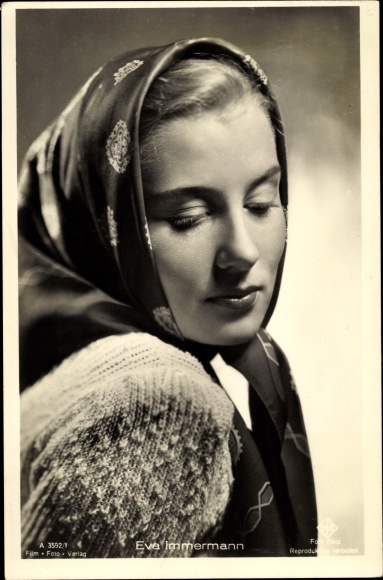 Postcard actress Eva Immermann, portrait, headscarf