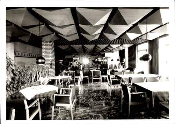 Photo Postcard Bruchköbel in Hesse, guest room, tables, chairs