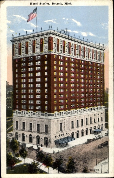 Ak Detroit Michigan USA, Hotel Statler, gebouw, vlag, stadsgezicht