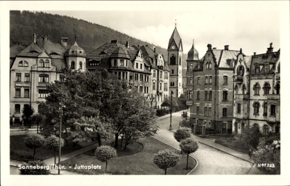 Ak Sonneberg in Thüringen, Sonneberg Thür., Juttaplatz,  Gebäude, Bäume, Landschaft