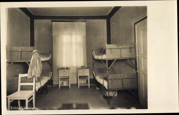 Ak Jöhstadt im Erzgebirge Sachsen, Landheim der Leipziger Nicolaischule, Schlafzimmer, Innenansicht