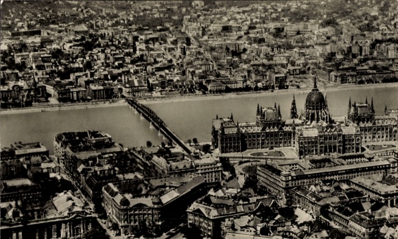 KP Budapest Węgry, widok z lotu ptaka na Parlament, Dunaj, mosty, widok na miasto